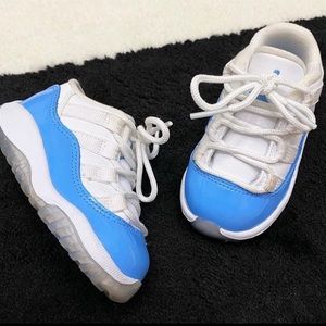 Jordan 11 Retro Low University Blue 5c